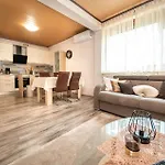 Gorgeous Home In Lisicic *