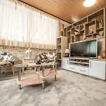 Gorgeous Home In Lisicic * Lisičići