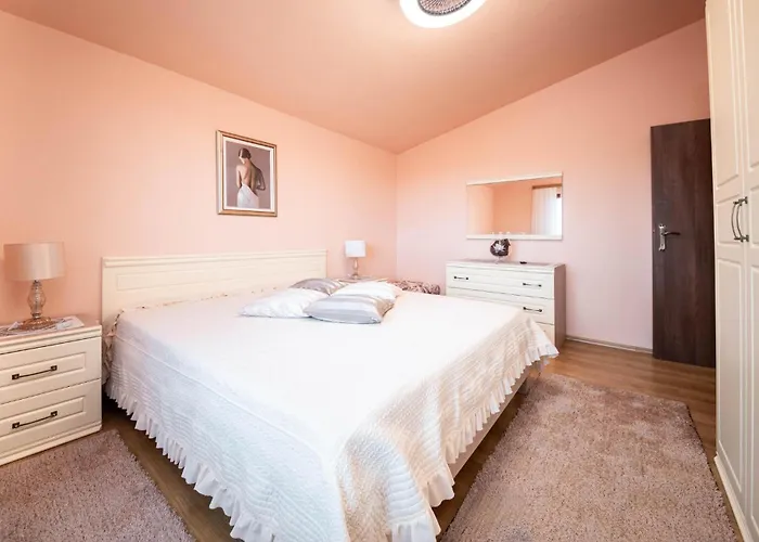 Awesome Home In Lisicic With Wifi Σπίτι διακοπών