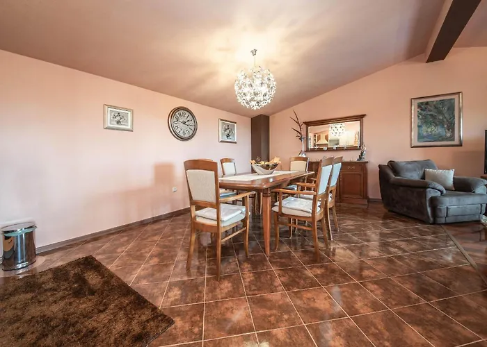 Awesome Home In Lisicic With Wifi Dom wakacyjny