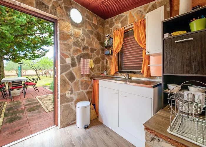 Σπίτι διακοπών Awesome Home In Lisicic With Wifi Lisicici