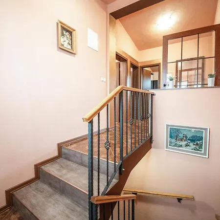 Gorgeous Home In Lisicic 펜션 *