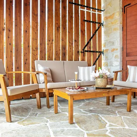 Gorgeous Home In Lisicic 펜션 Lisicici