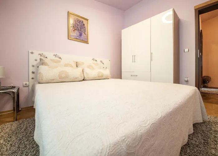 Awesome Home In Lisicic With Wifi Lisicici