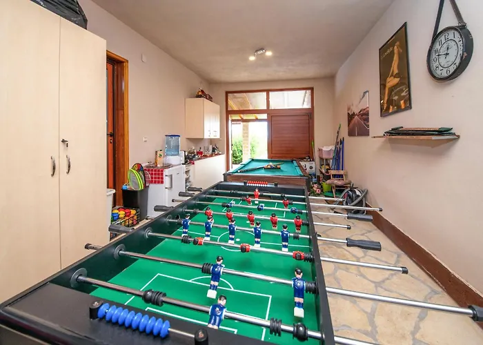 Awesome Home In Lisicic With Wifi * Lisicici