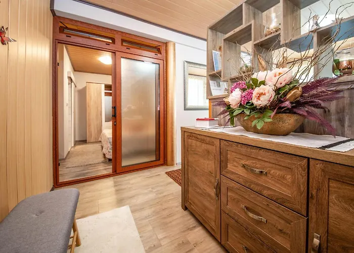 Awesome Home In Lisicic With Wifi بيت للعطل Lisicici